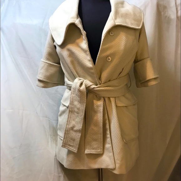 Marc Jacobs Jackets & Blazers - Marc Jacobs Medium Cream Colored Wool Coat